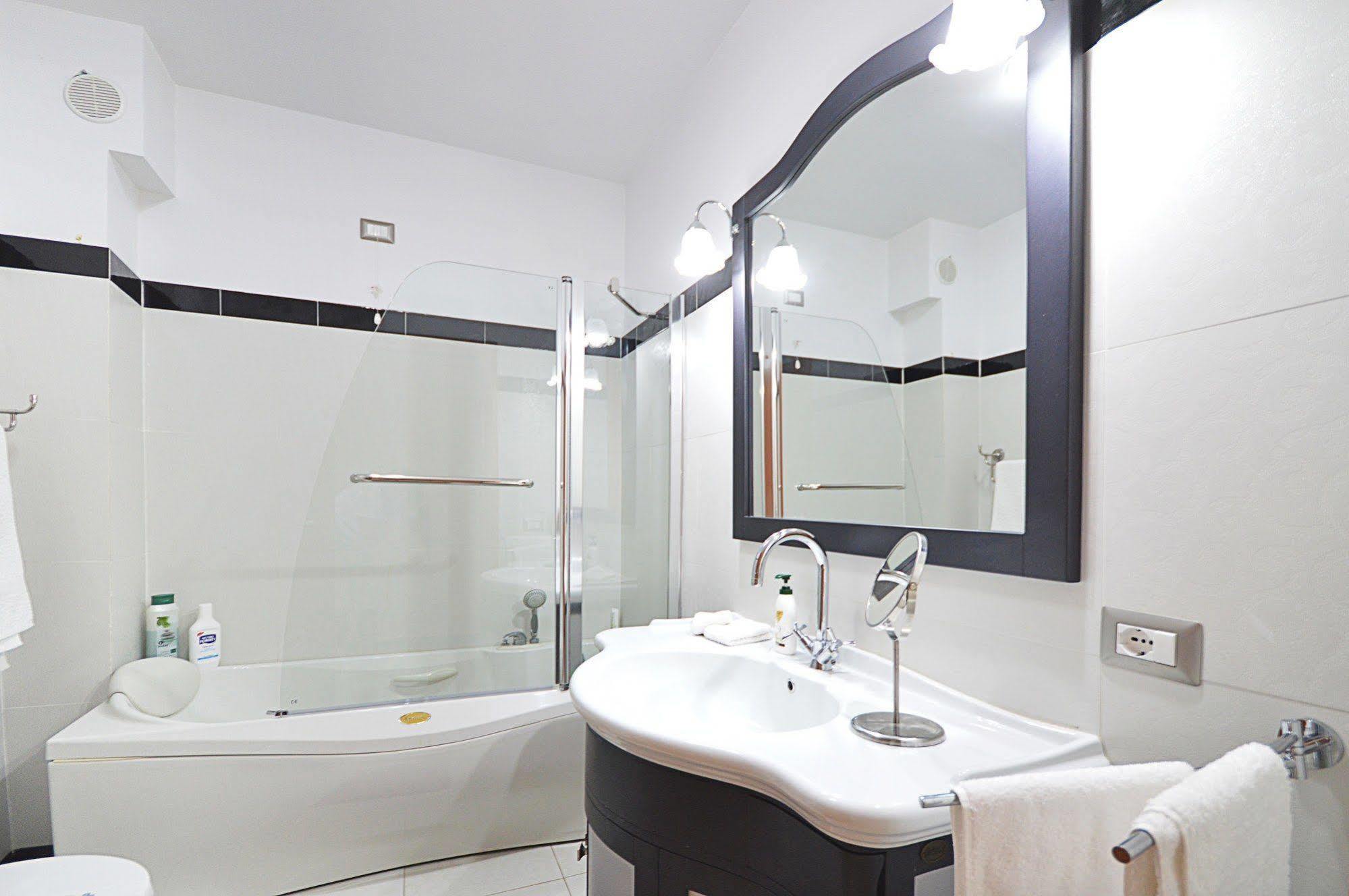 Mar Dei Poeti - Luxury Suites Torre Archirafi Exterior photo