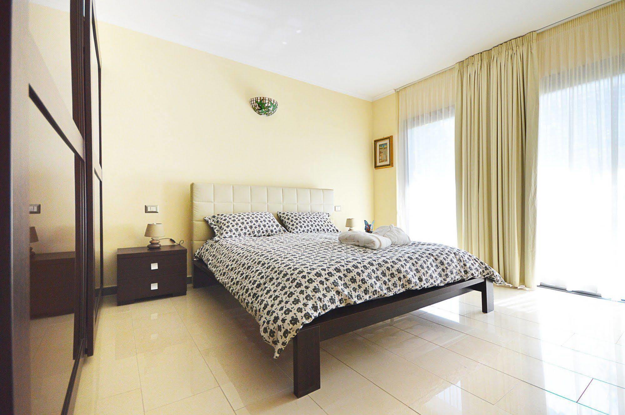 Mar Dei Poeti - Luxury Suites Torre Archirafi Exterior photo